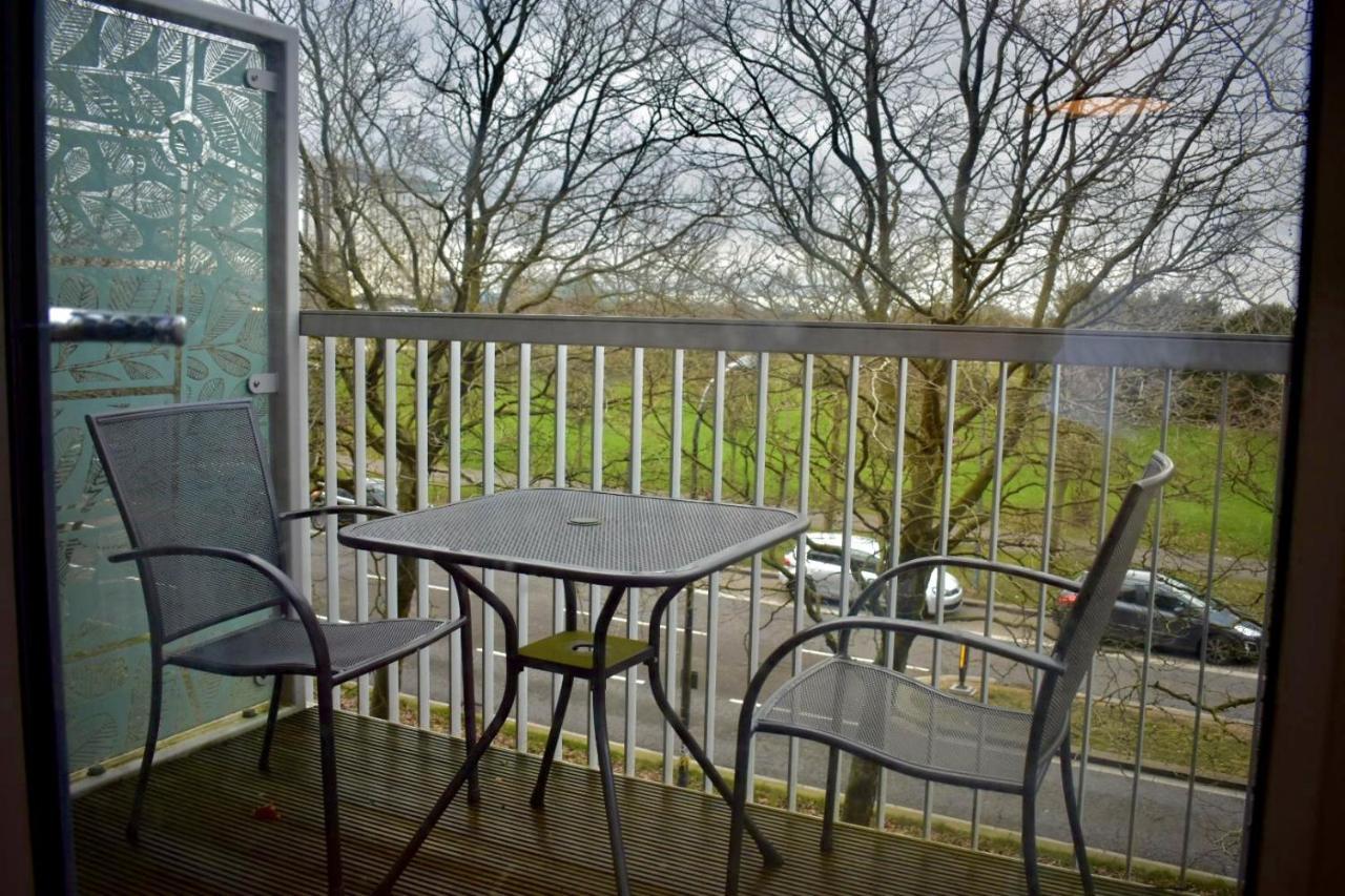 Classy Campbell Park Apartment, Balcony & Free Parking Milton Keynes Exterior foto